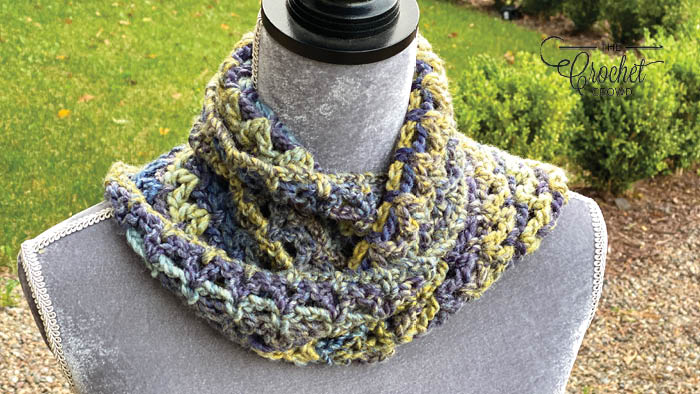 Crochet Warm and Twisted Mobius Cowl